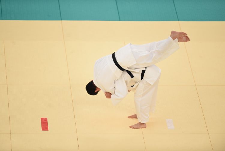 热火140-123大胜快船送其五连败 伦纳德36分哈登11分难救主